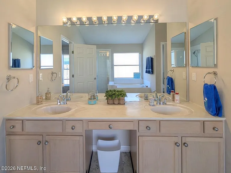 12985 Harborton Dr — Photo 21