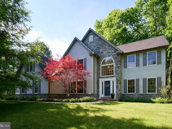 105 Montauk Cir, Port Matilda, PA 16870