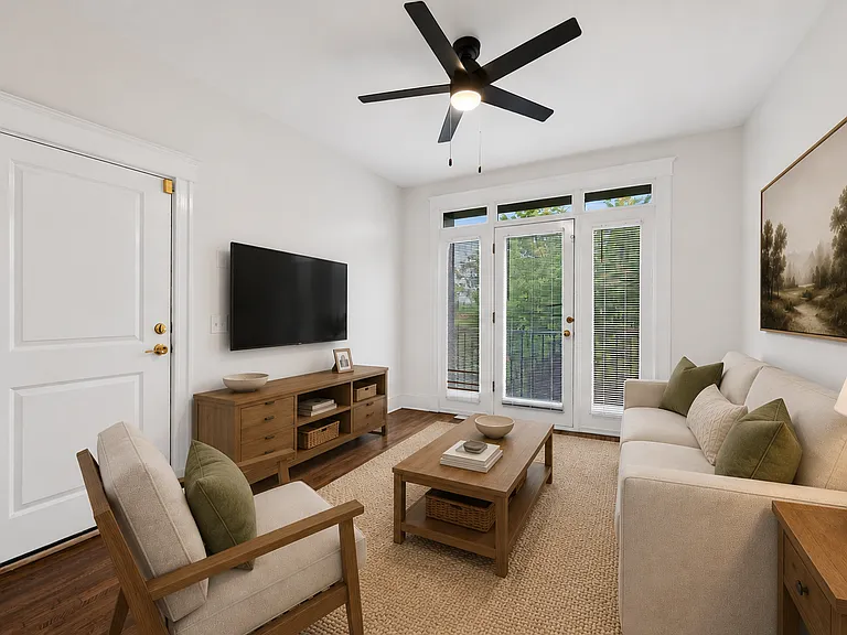 5750 Pershing Ave #1E — Photo 2