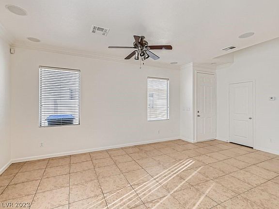 3rd image of 3645 Lakeside Villas Ave