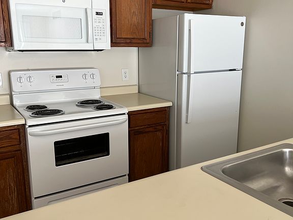 3rd image of 1030 Heritage Park Dr #1045