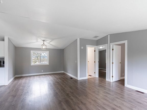 3rd image of 305 Scott Hill Rd