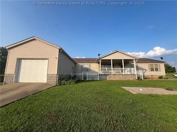1561 Destiny Rd, Leon, WV 25123