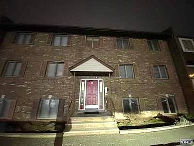 1st image of 385 Midland Ave APT 10