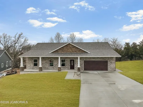 211 Gavin Ln, Linn, MO 65051