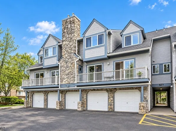 7 Garden Ct, Roxbury Twp., NJ 07876