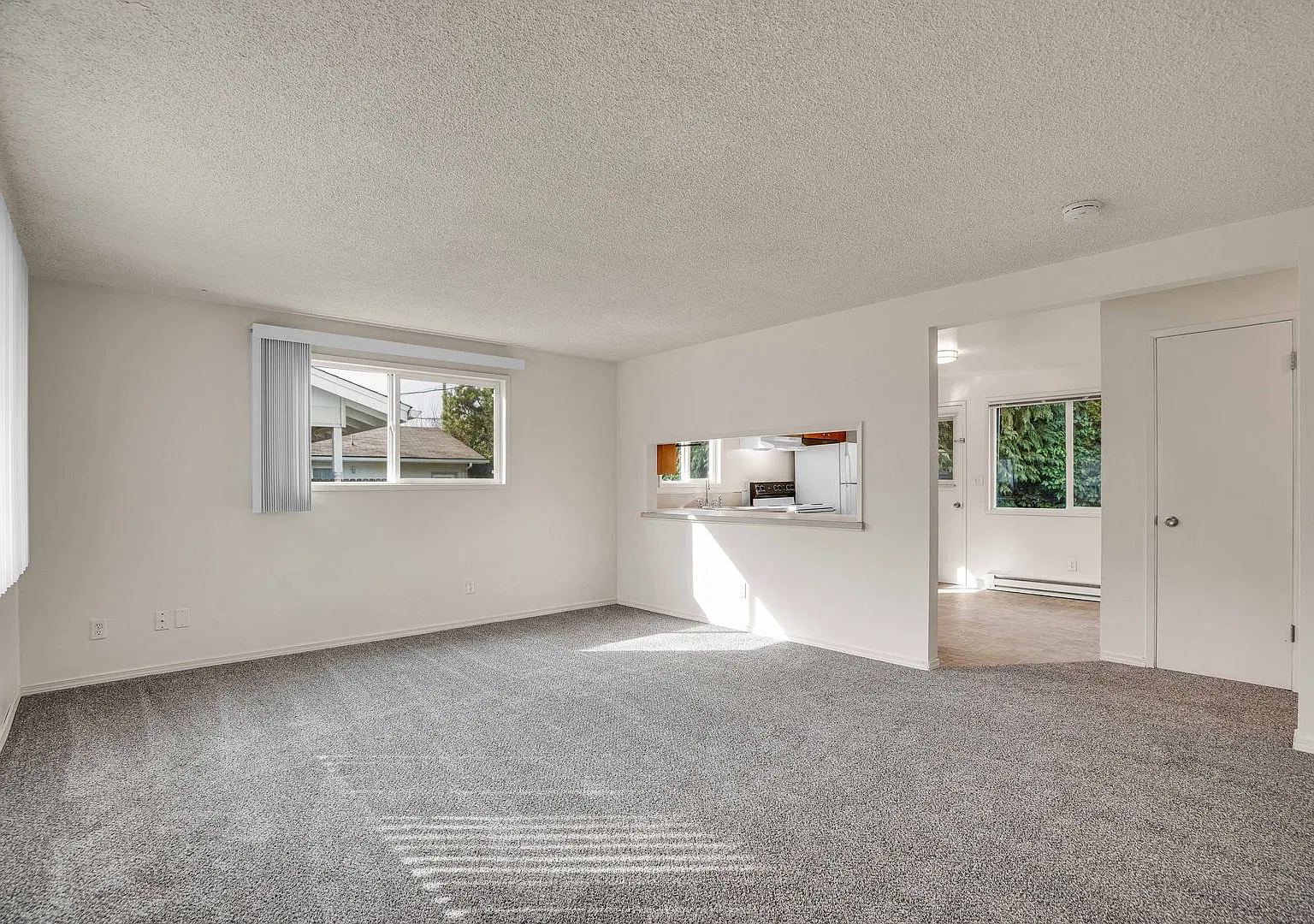 Tracy Court — Photo 3