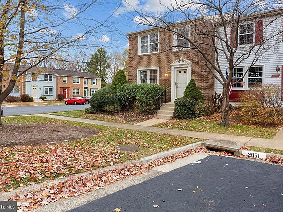 3rd image of 2051 Gervais Dr