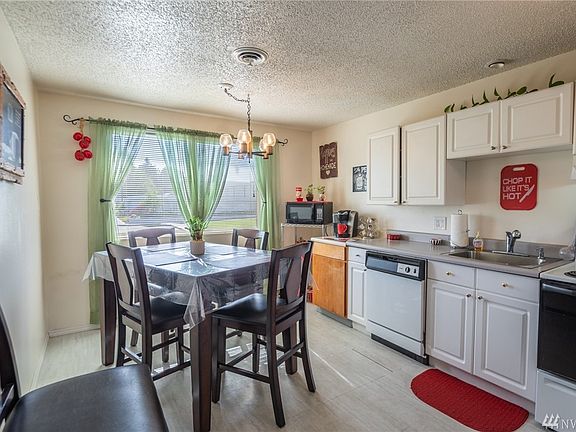4th image of 703 S 38th Ave APT 7
