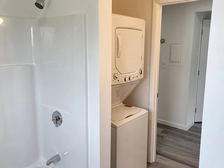 430 Grandview Ave #9 — Photo 9
