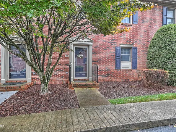 26 Oak Leaf Cir #26, Johnson City, TN 37601