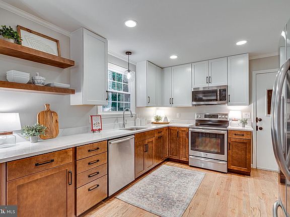 5th image of 5221 Nottinghill Ln