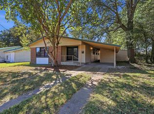 1714 E 1st St, Mount Pleasant, TX 75455