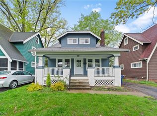 1062 Yellowstone Rd, Cleveland Heights, OH 44121
