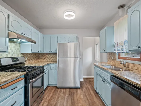 5430 Zealand Ave N, New Hope, MN 55428