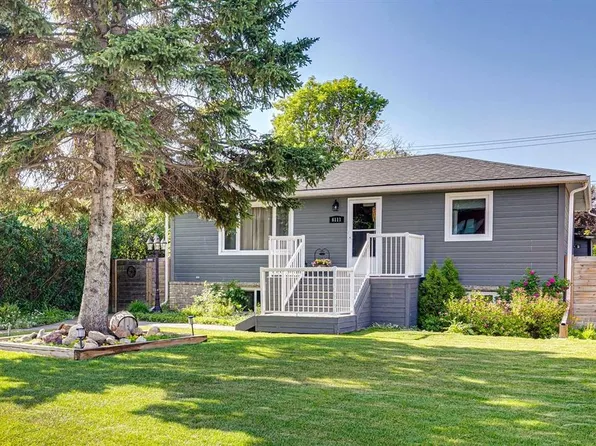 6111 N Bow Cres NW, Calgary, AB T3B 2C2