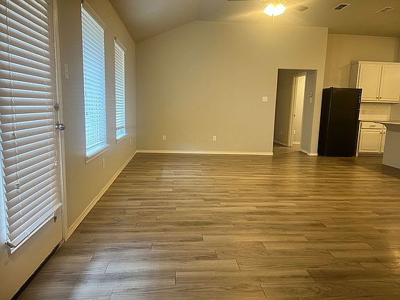 3rd image of 6907 67th St Unit A