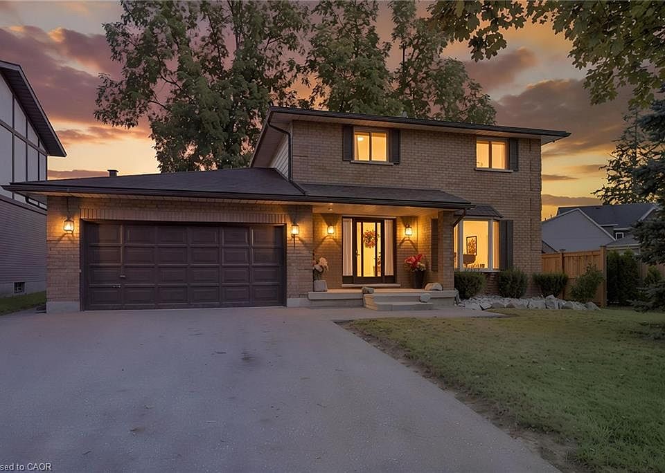 1st image of 8 Beckett Dr