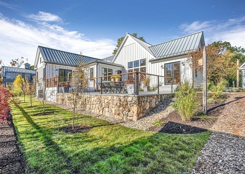 1st image of 22 Hatch Farm Ln #22