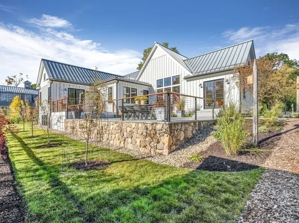 22 Hatch Farm Ln #22, Concord, MA 01742