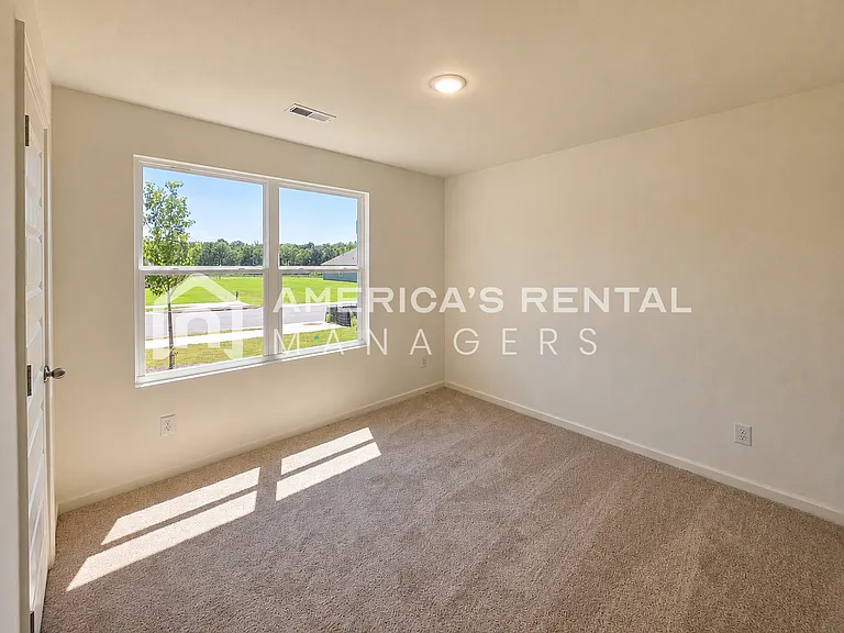 309 Oakmont Cir — Photo 8