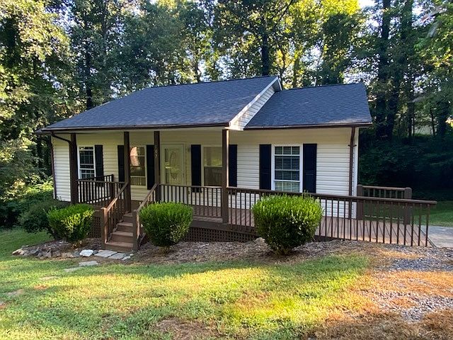 1st image of 107 Oak Dr
