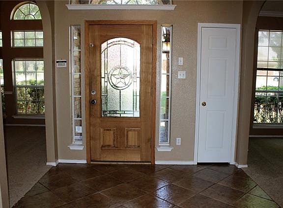 3rd image of 110 Cedar Valley Ln