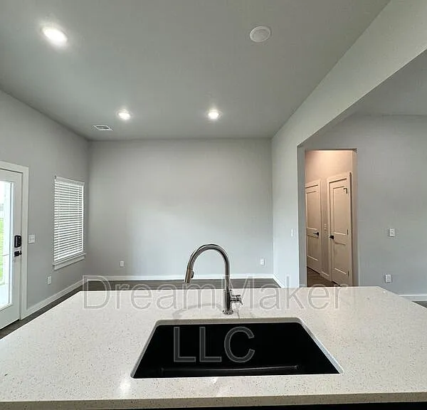 5253 Lily Ln — Photo 4