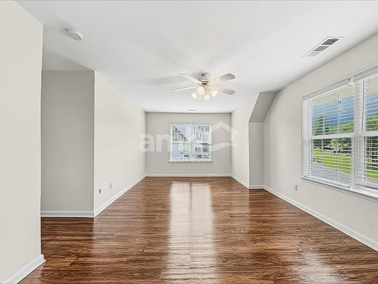 231 Mott Rd — Photo 12