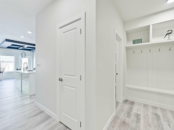 2nd image of 1108 Goldfinch Cres