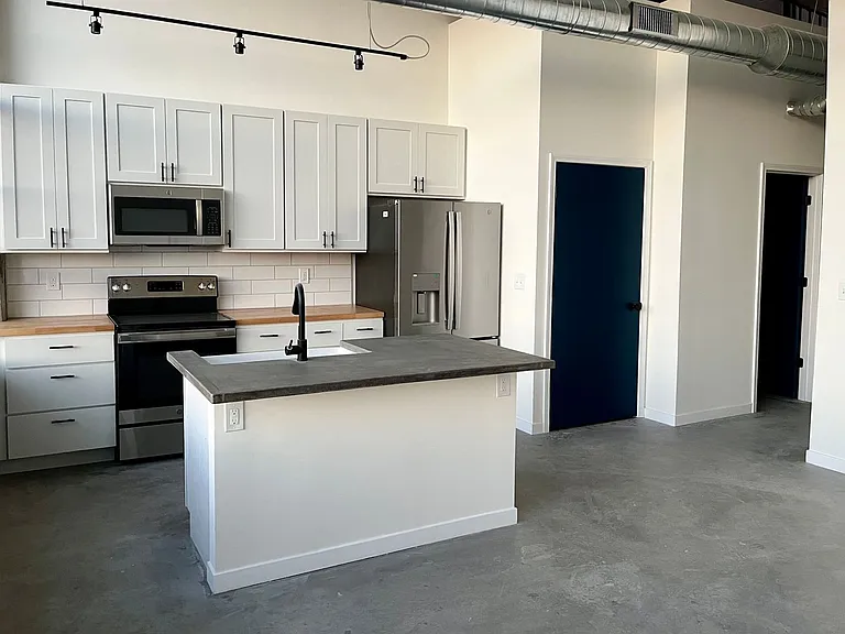 2327 Texas Ave — Photo 29