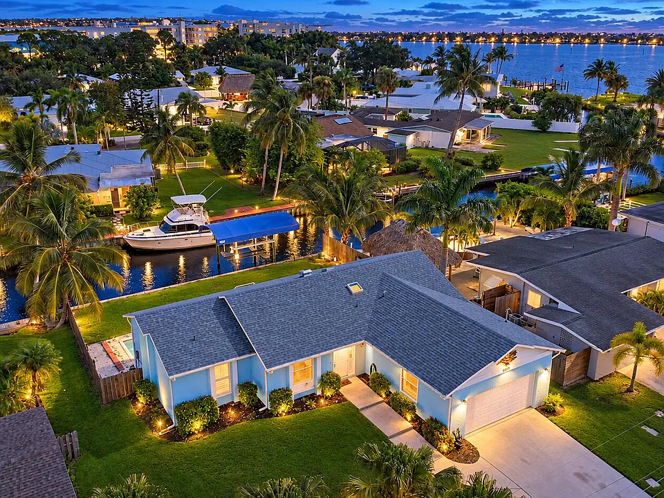 2003 SW Mockingbird Ln