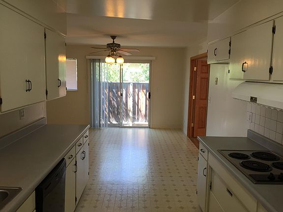 3rd image of 1067 Hamshire Ct