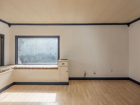 3rd image of 2218 Turner St