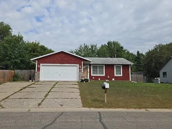 310 Knollwood St W, Annandale, MN 55302