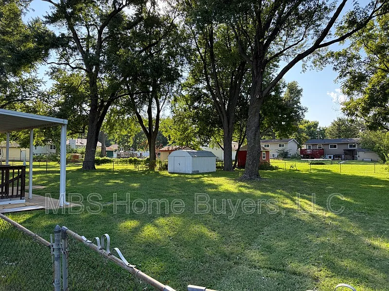 3 bed, 1.5 bath, 864 sqft, $1,700 — Photo 4