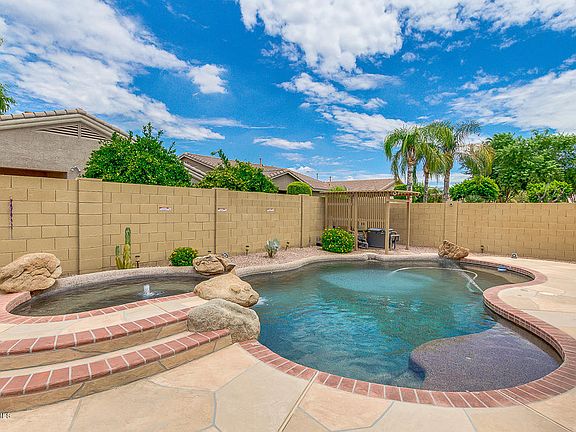 3rd image of 8222 W Melinda Ln