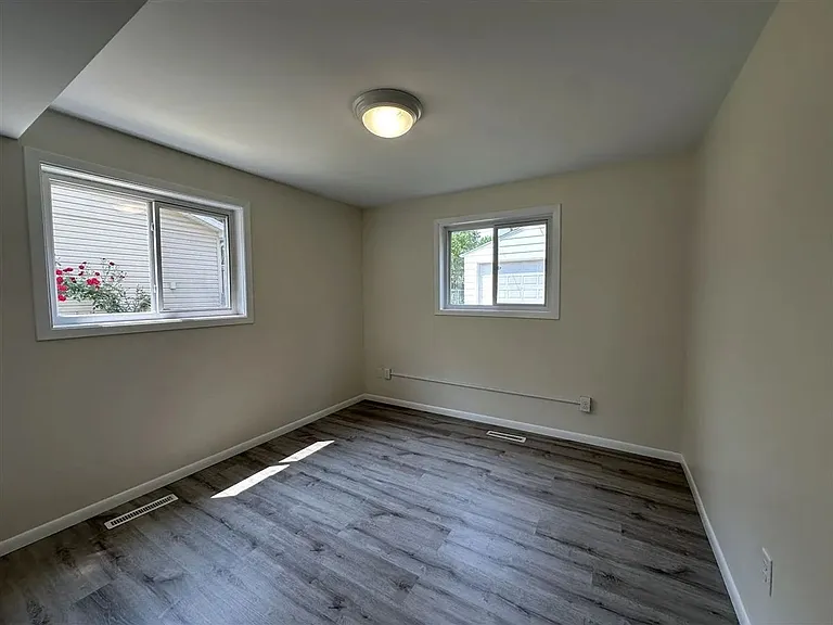 3004-3006 Stanford Ave — Photo 10