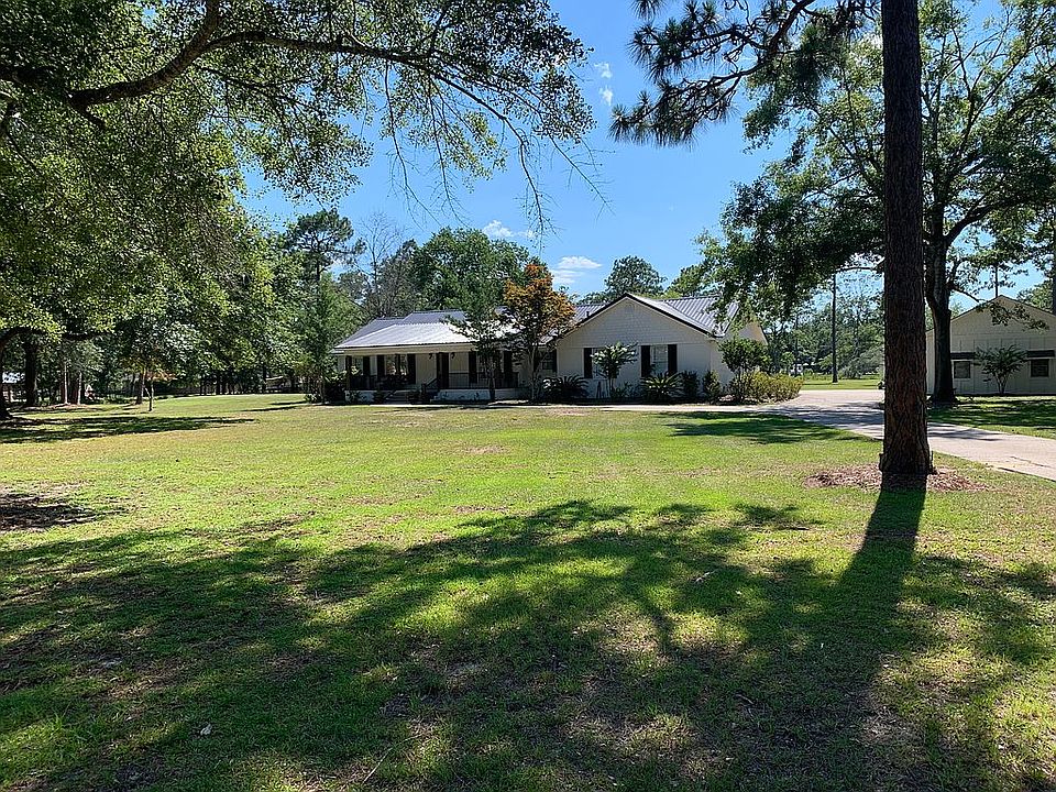 2nd image of 8393 Forest Ln
