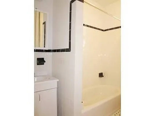 Rented by Quest Realty Sunnyside Corp | media 14