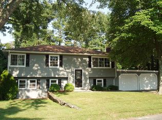 12 Hawthorne Dr, Seekonk, MA 02771