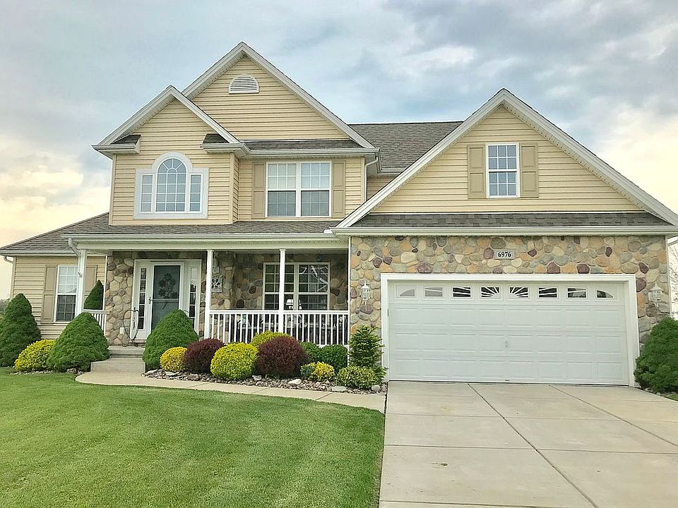 Spectacular curb appeal 