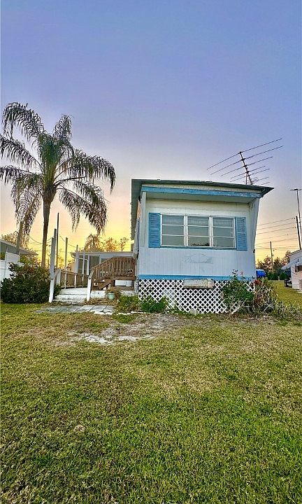 1st image of 8 W Palm Cir