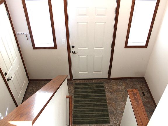 3rd image of 922 31st Ave W