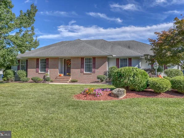 504 Waterside Dr, Felton, DE 19943