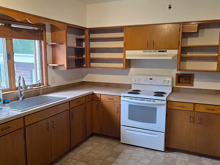 506 Springdale St — Photo 9