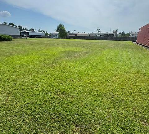 4th image of Columbia Dr
