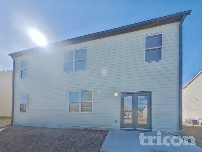 438 Lake Ridge Ln — Photo 17