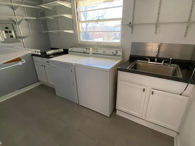 1003 Potter Ln — Photo 6