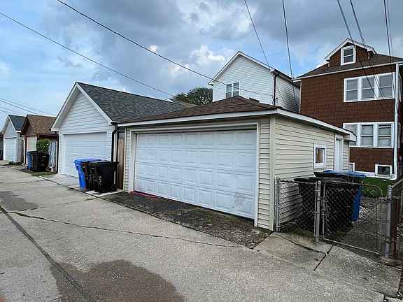 4th image of 5854 W Leland Ave